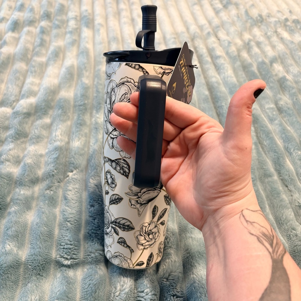 Elegant Floral Travel Mug with Handle - Picture 3 of 9